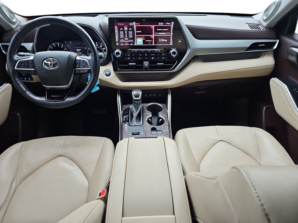 Used 2021 Toyota Highlander Platinum FWD image 12