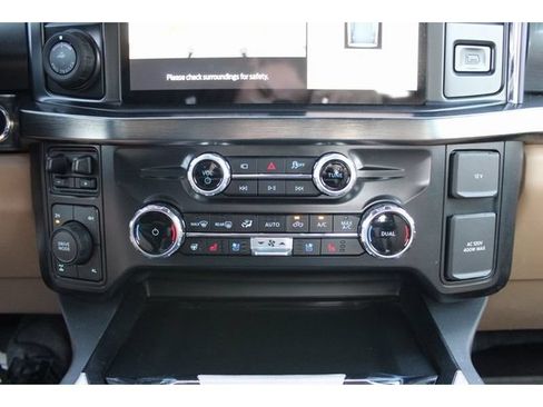 Used 2025 Ford F250 Lariat w/ Lariat Ultimate Package AWD/4WD image 32