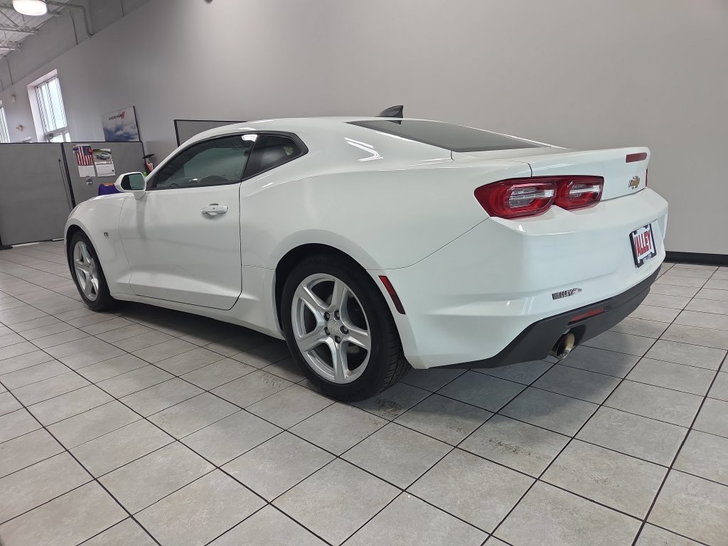 Used 2019 Chevrolet Camaro LT w/ Technology Package RWD image 10
