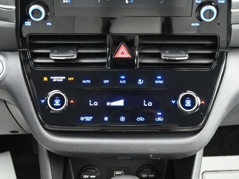 Used 2022 Hyundai Ioniq SE FWD image 19