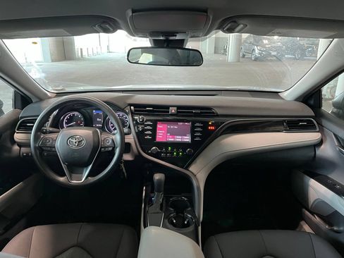 Used 2019 Toyota Camry LE FWD image 32