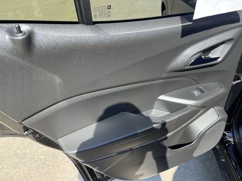 Used 2025 Chevrolet Trax ACTIV FWD image 12
