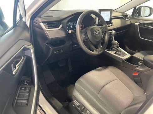 Used 2025 Toyota RAV4 XLE FWD image 6