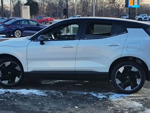 New 2026 Volvo EX30 Ultra w/ Climate Package image 5