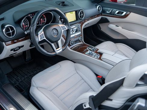 Used 2016 Mercedes-Benz SL 63 AMG image 11