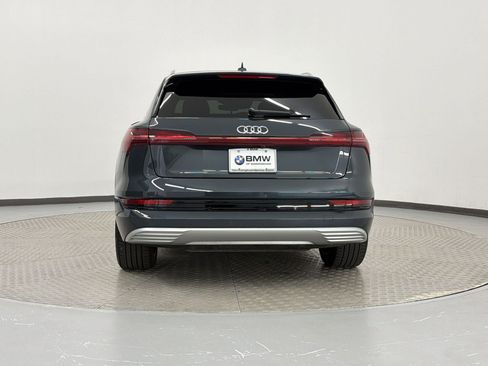 Used 2019 Audi e-tron Prestige w/ Prestige Package AWD/4WD image 10