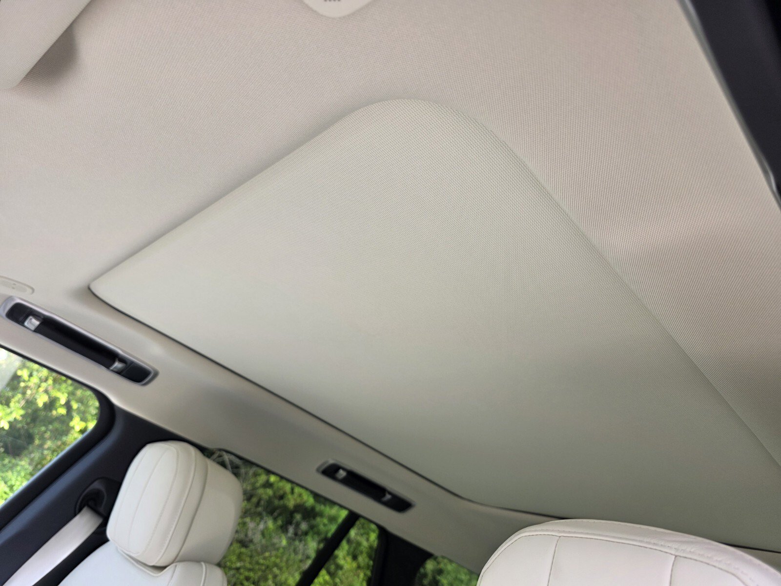 New 2026 Land Rover Range Rover SE AWD/4WD image 13