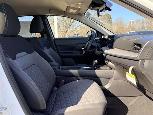 New 2026 Nissan Kicks SV image 10