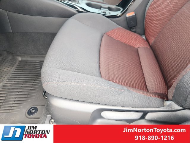 Used 2025 Toyota Corolla SE w/ SE Premium Package FWD image 25