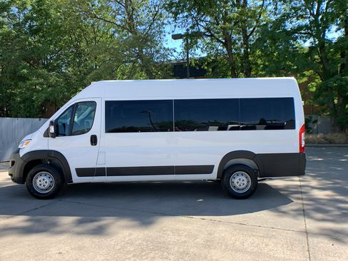 Used 2023 RAM ProMaster 3500 image 2