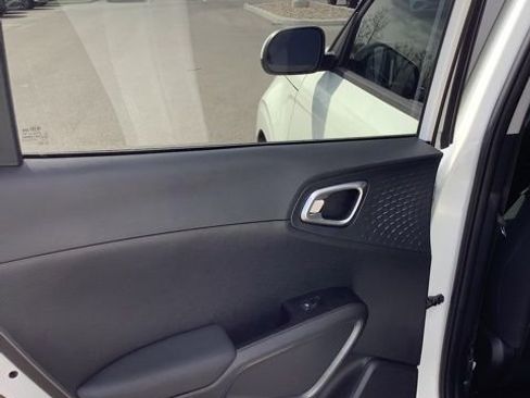 Used 2021 Kia Soul S image 19