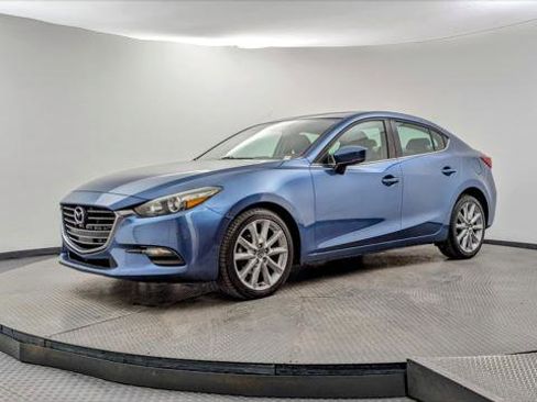 Used 2017 MAZDA MAZDA3 Touring w/ Popular Equipment Package image 2
