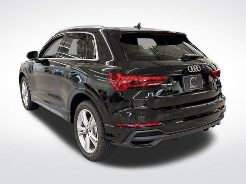 Certified 2023 Audi Q3 2.0T Premium w/ Convenience Package image 3