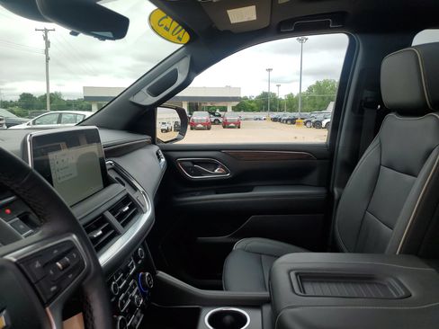 Used 2023 Chevrolet Tahoe Premier AWD/4WD image 28