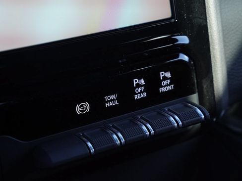 New 2026 RAM 2500 Laramie w/ Night Edition AWD/4WD image 19