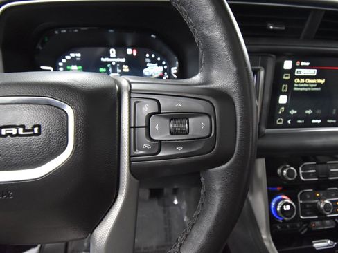 Used 2022 GMC Yukon Denali w/ Denali Ultimate Package image 30