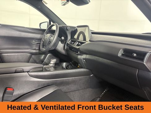 Used 2025 Lexus UX 300h FWD image 31