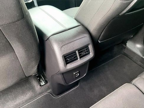 Used 2024 GMC Terrain SLE image 22