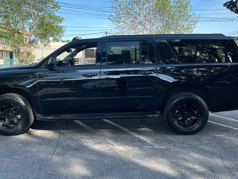 Used 2019 Chevrolet Suburban Premier w/ RST 6.2L Performance Edition image 2