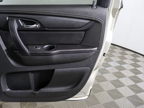 Used 2016 GMC Acadia SLE image 19