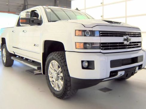 Used 2019 Chevrolet Silverado 2500 LTZ w/ Duramax Plus Package AWD/4WD image 2