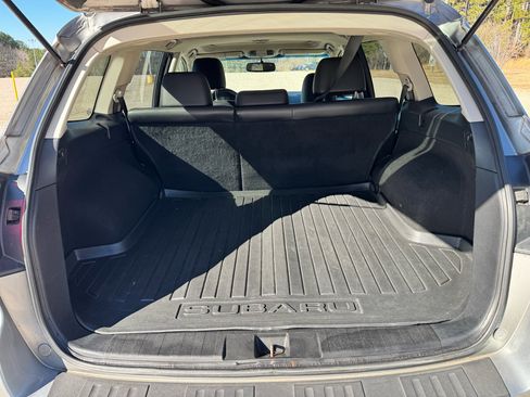 Used 2010 Subaru Outback 2.5i Limited w/ Protection Package 1A image 21