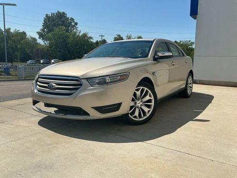 Used 2018 Ford Taurus Limited FWD image 5
