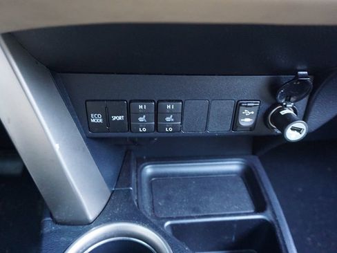 Used 2013 Toyota RAV4 Limited AWD/4WD image 11