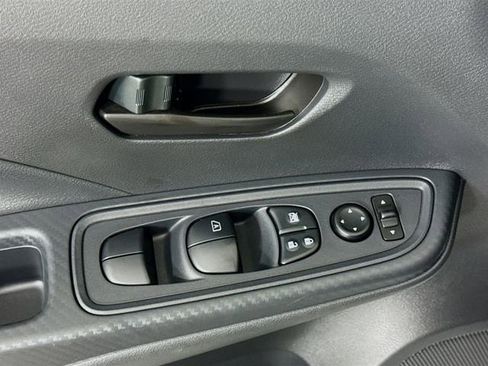 Used 2025 Nissan Versa S w/ Trunk Package FWD image 17