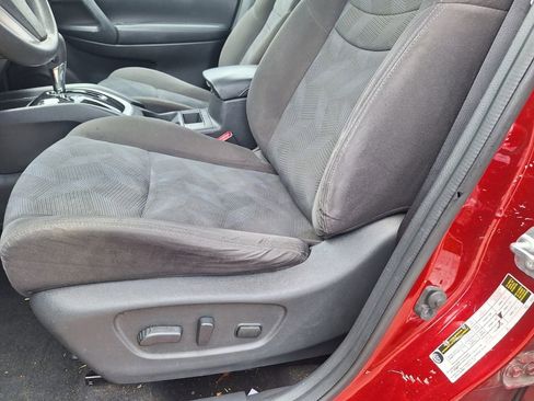 Used 2016 Nissan Rogue SV FWD image 10