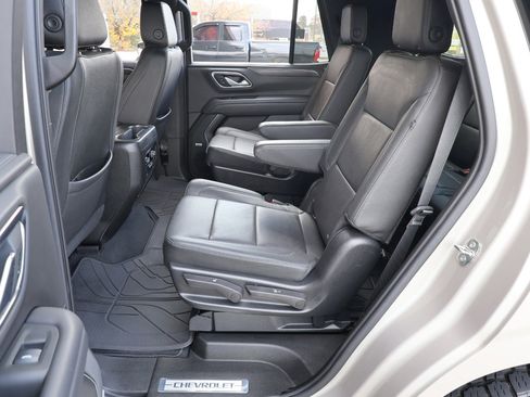 Used 2022 Chevrolet Tahoe Z71 w/ Luxury Package image 21