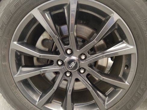 Used 2019 Ford Explorer XLT w/ Equipment Group 202A image 31