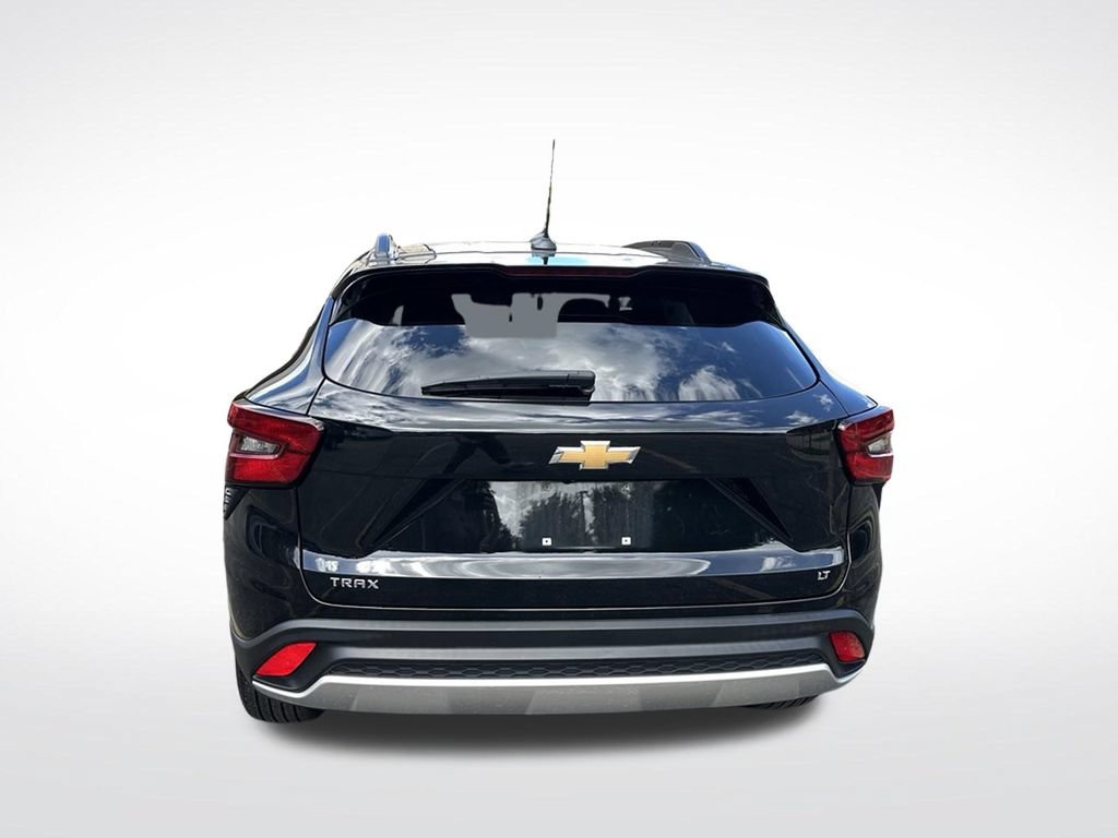 Used 2024 Chevrolet Trax LT w/ Driver Confidence Package FWD image 5