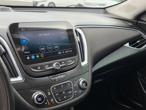 Used 2020 Chevrolet Malibu LT image 26