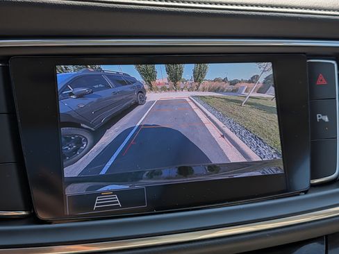 Used 2020 Buick Enclave Essence FWD image 27