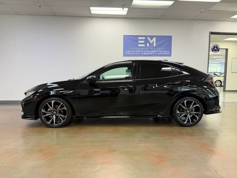 Used 2018 Honda Civic Sport image 10