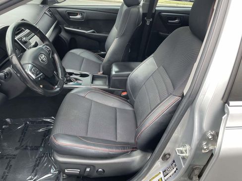 Used 2016 Toyota Camry SE image 24