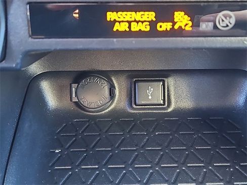 Used 2022 Toyota RAV4 LE image 16