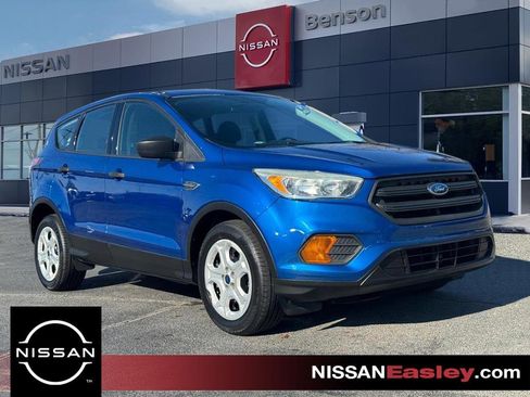 Used 2017 Ford Escape S image 1