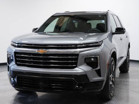 Used 2026 Chevrolet Traverse High Country w/ LPO, Floor Liner Package AWD/4WD image 3