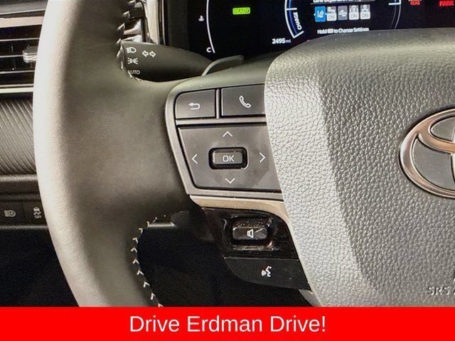 Used 2026 Toyota Camry SE FWD image 13