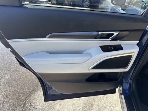 Used 2023 Kia Telluride S image 16