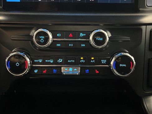 Used 2025 Ford F150 Lariat w/ Equipment Group 501A Mid AWD/4WD image 17