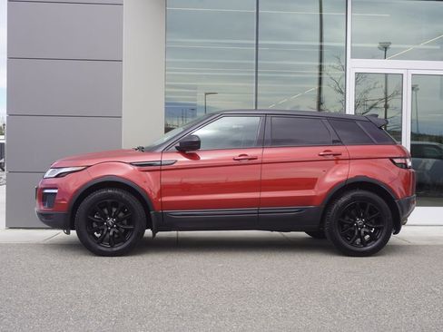 Used 2019 Land Rover Range Rover Evoque SE image 8