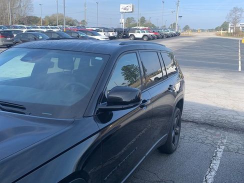 Used 2023 Jeep Grand Cherokee L Laredo image 34