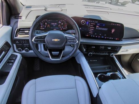 New 2025 Chevrolet Suburban Premier image 19