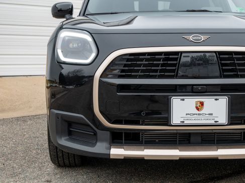 Used 2025 MINI Cooper Countryman S w/ Comfort Package Max image 11