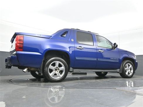 Used 2013 Chevrolet Avalanche LT w/ All-Star Edition image 25