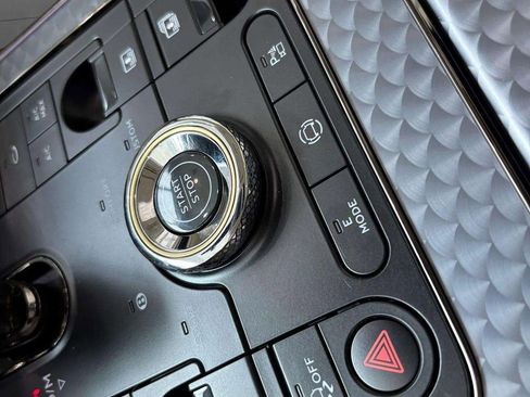 New 2025 Bentley Flying Spur Plug-In Hybrid image 55