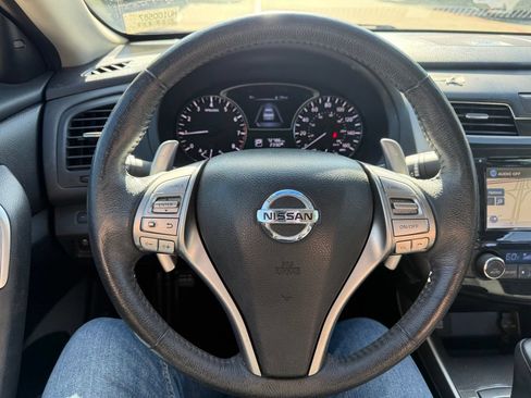 Used 2015 Nissan Altima 3.5 SL FWD image 11